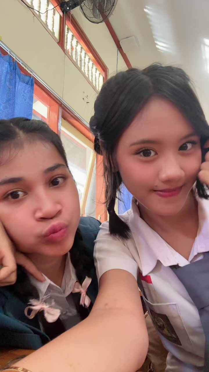 @deya cantik