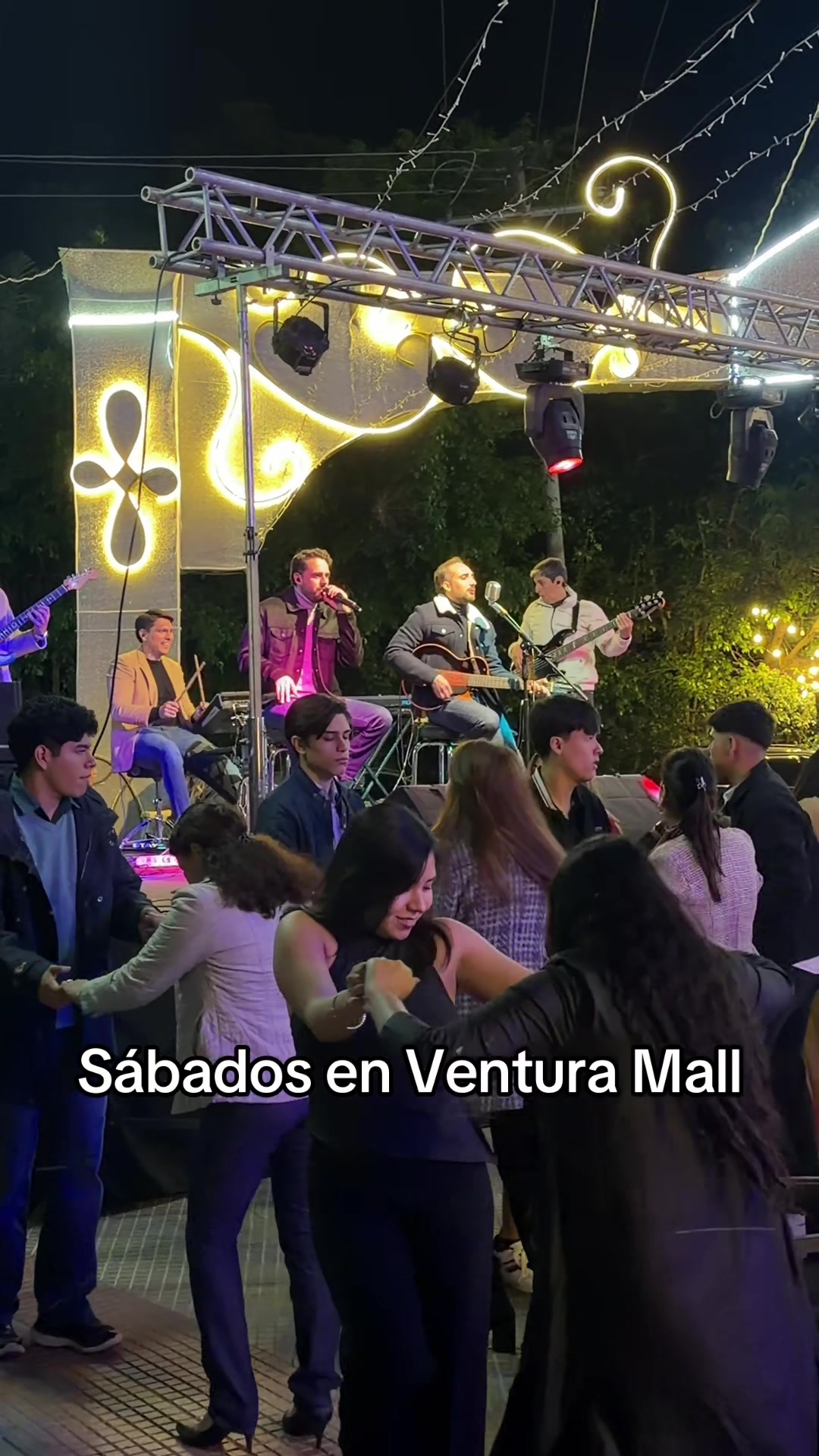 @Hermanos Barbery Oficial