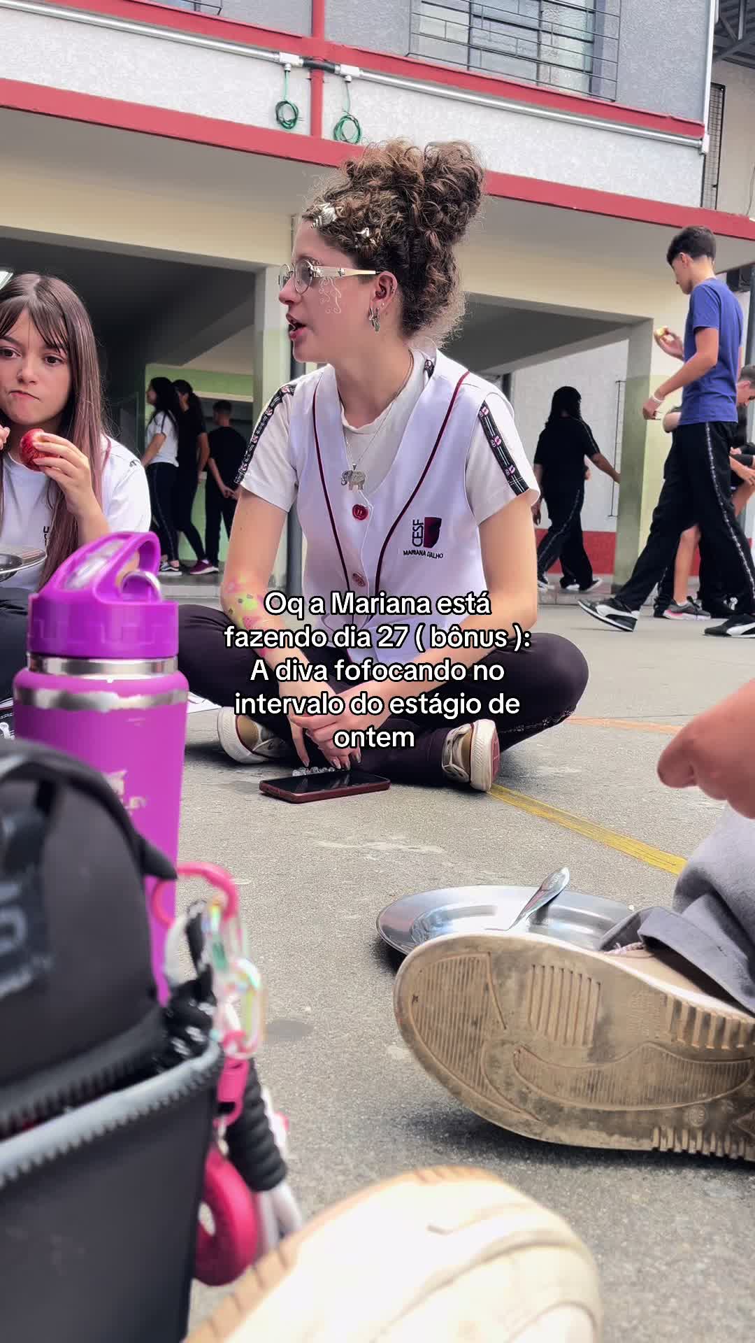 @oq a Mariana está fazendo 🙄