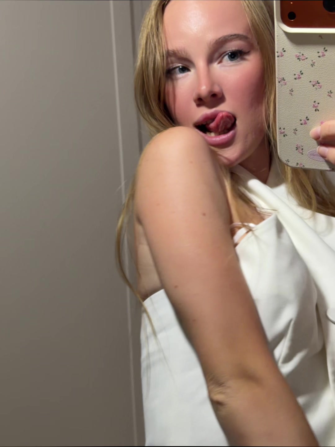 @tg: itsselinya