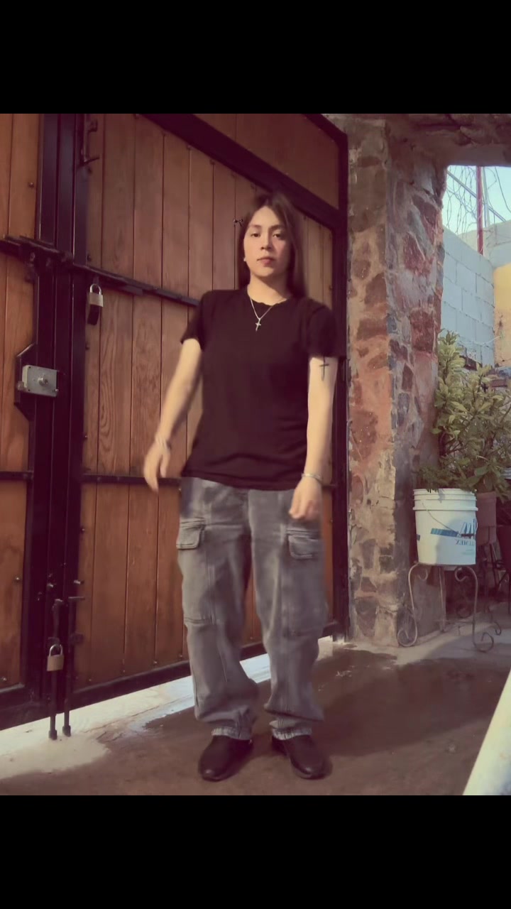 @Jenifer Flores🖤