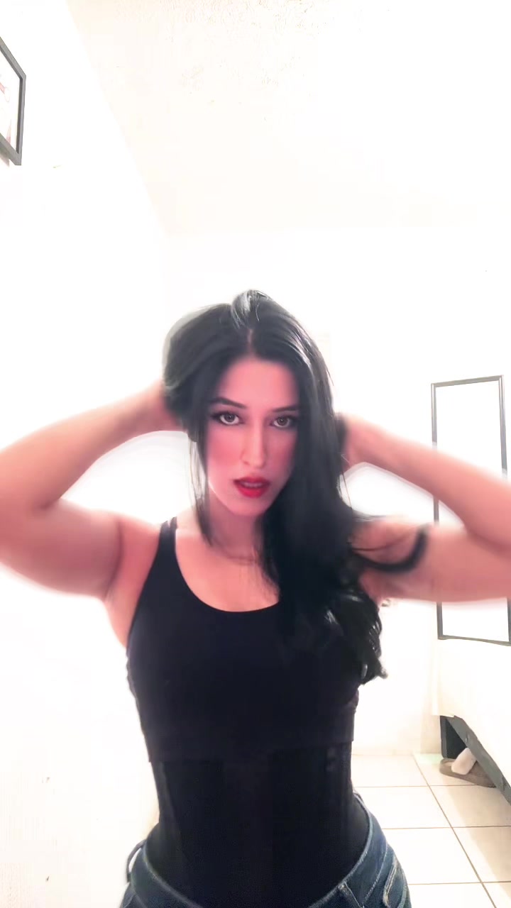 @NayeFL23