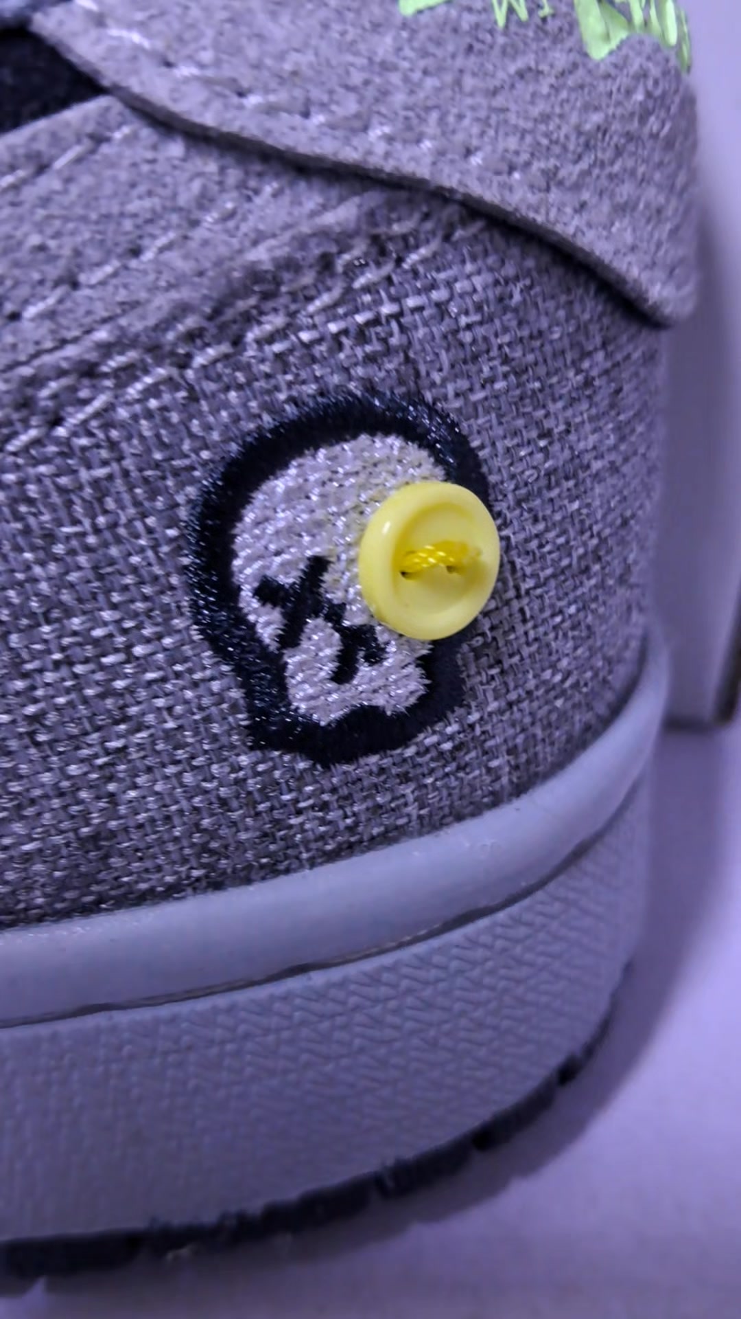 @kicks_by_razzy