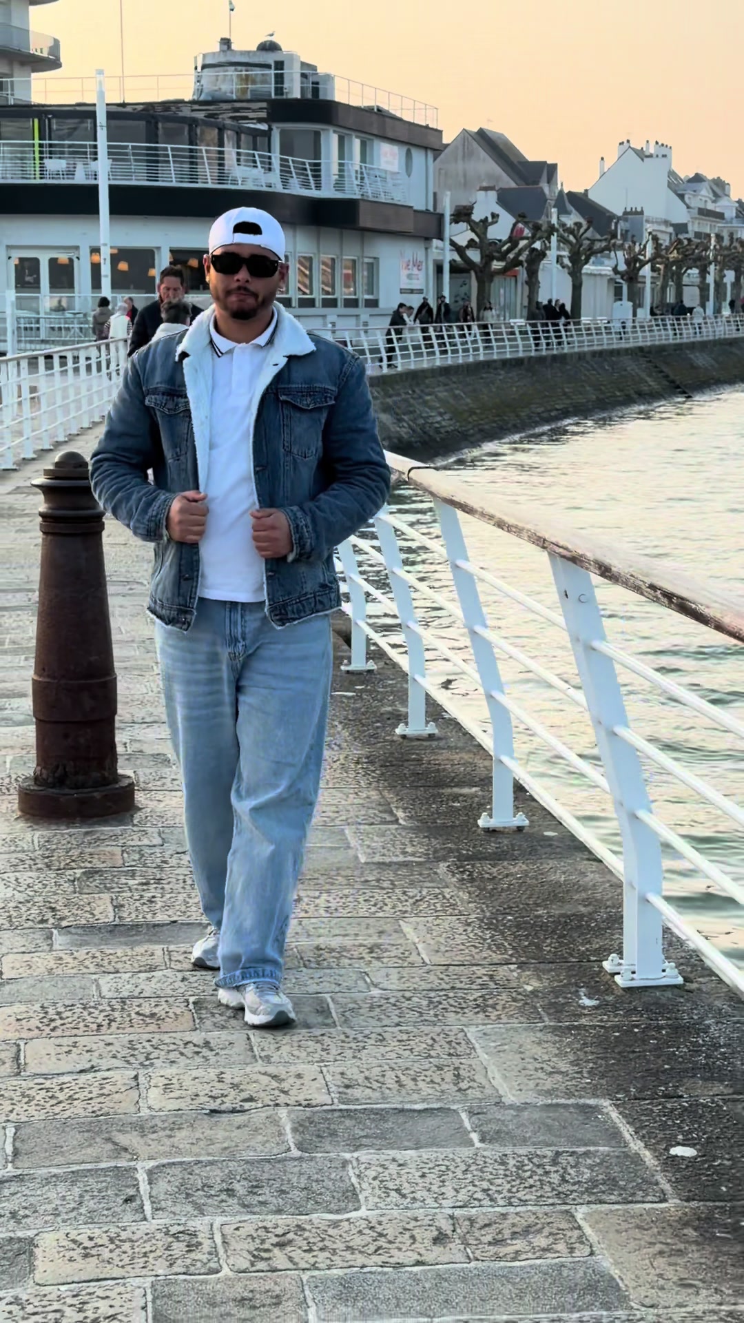 @colombo44600