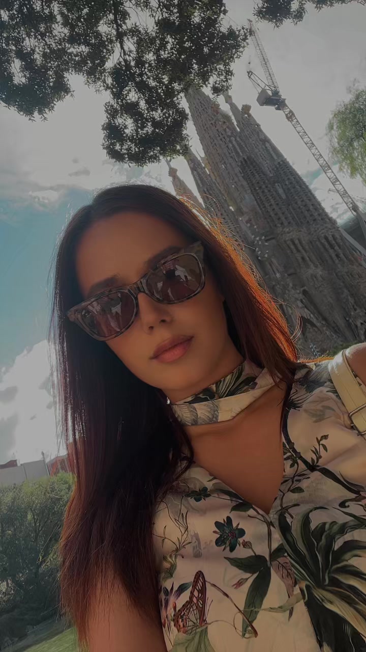 @elena