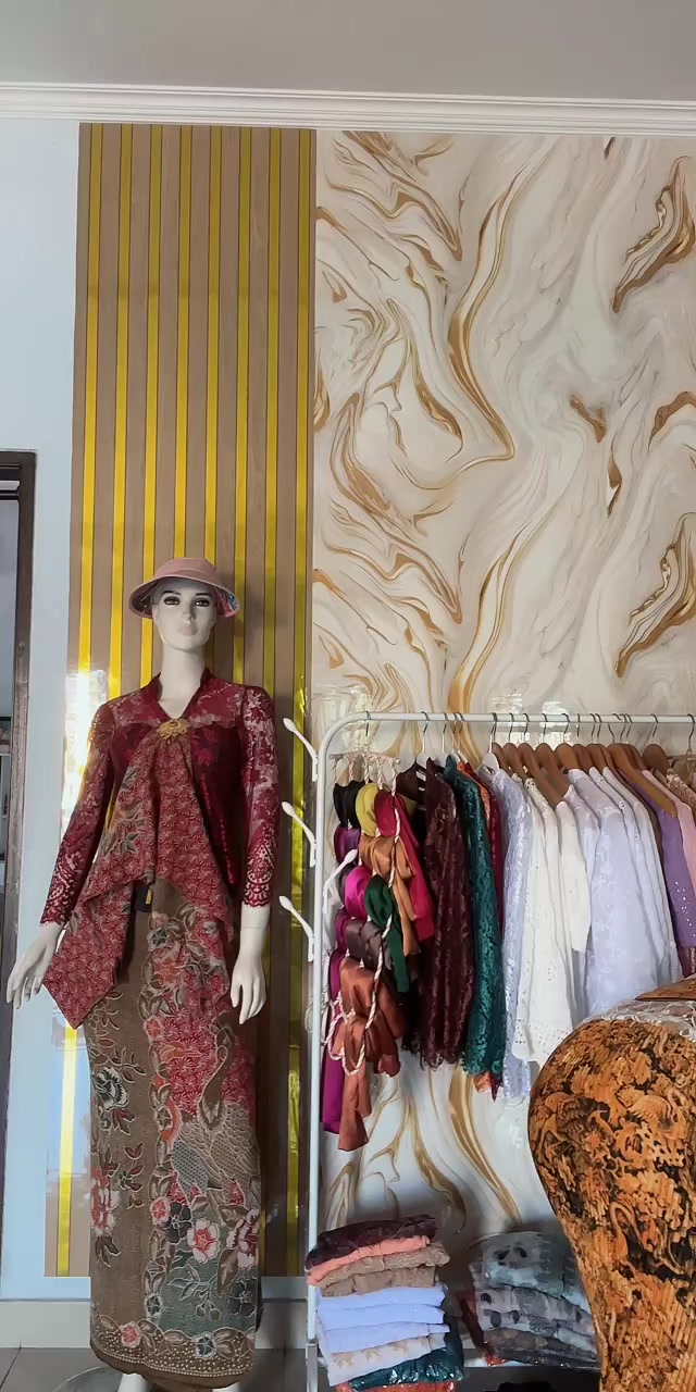@Tut-Nick Ud Sari ID