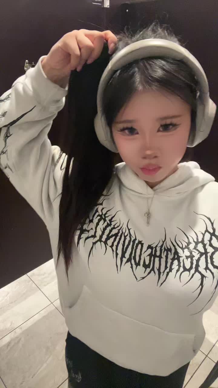 @Christina