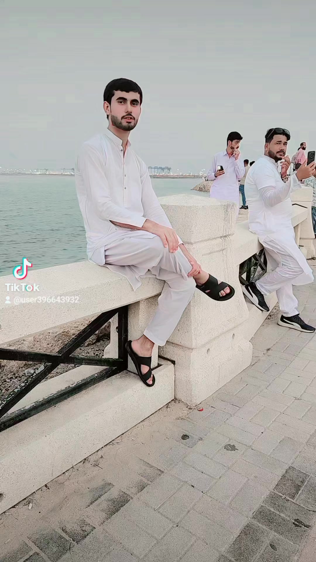 @Apna Chand Bhai