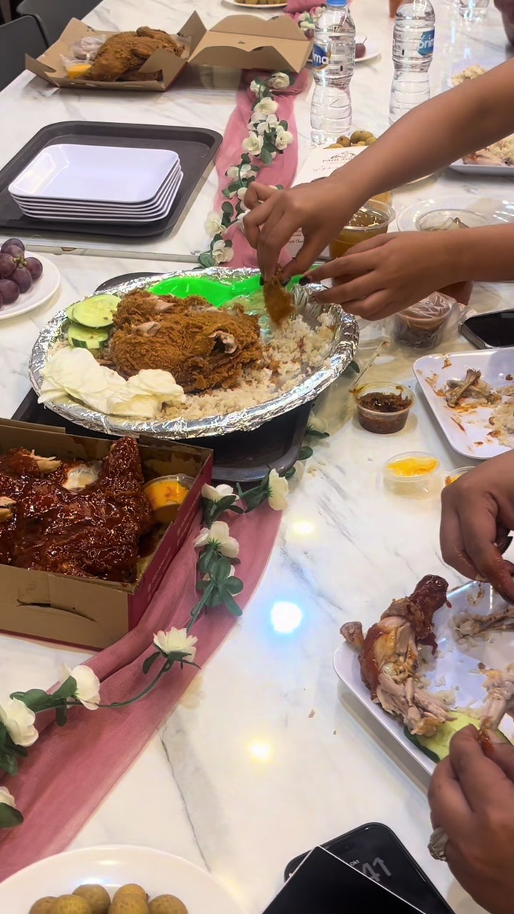 @MONAZ CHICKEN MANUKAN