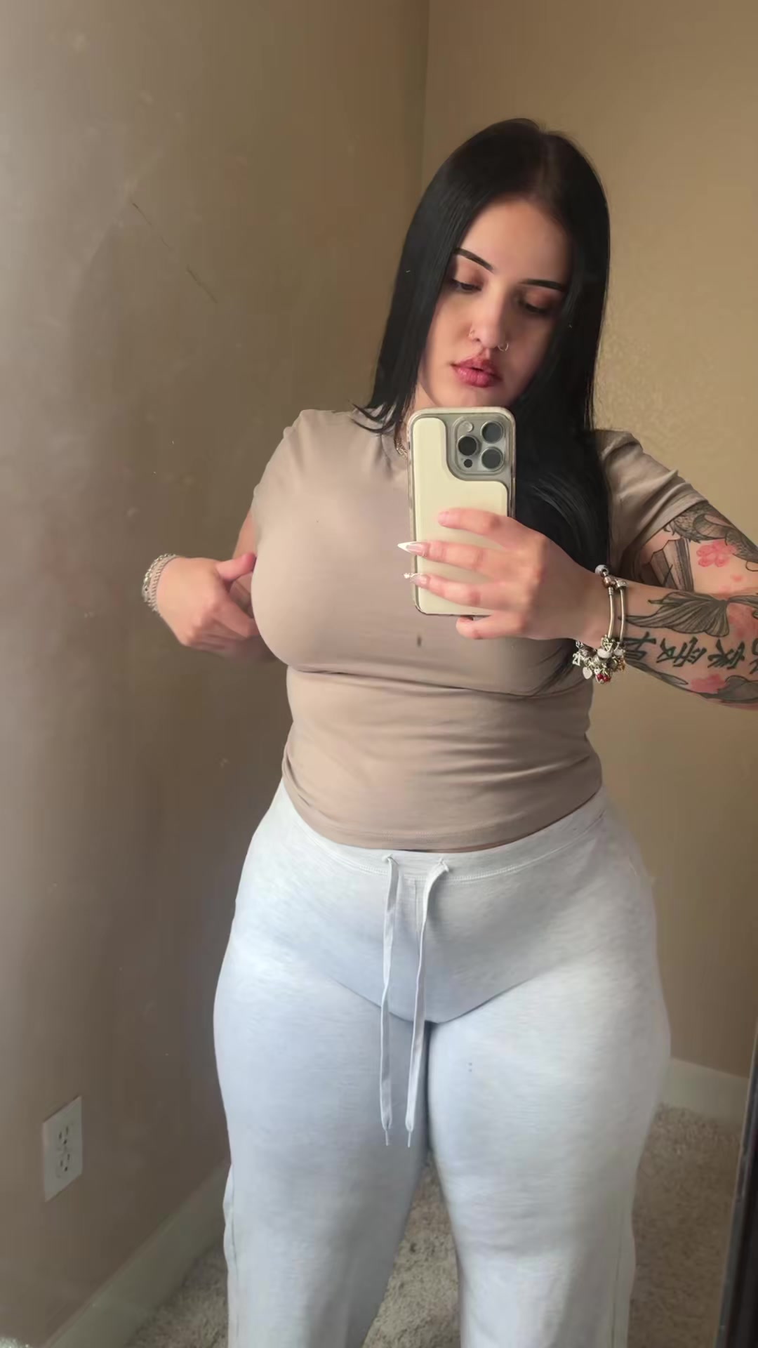 @CurveGirls