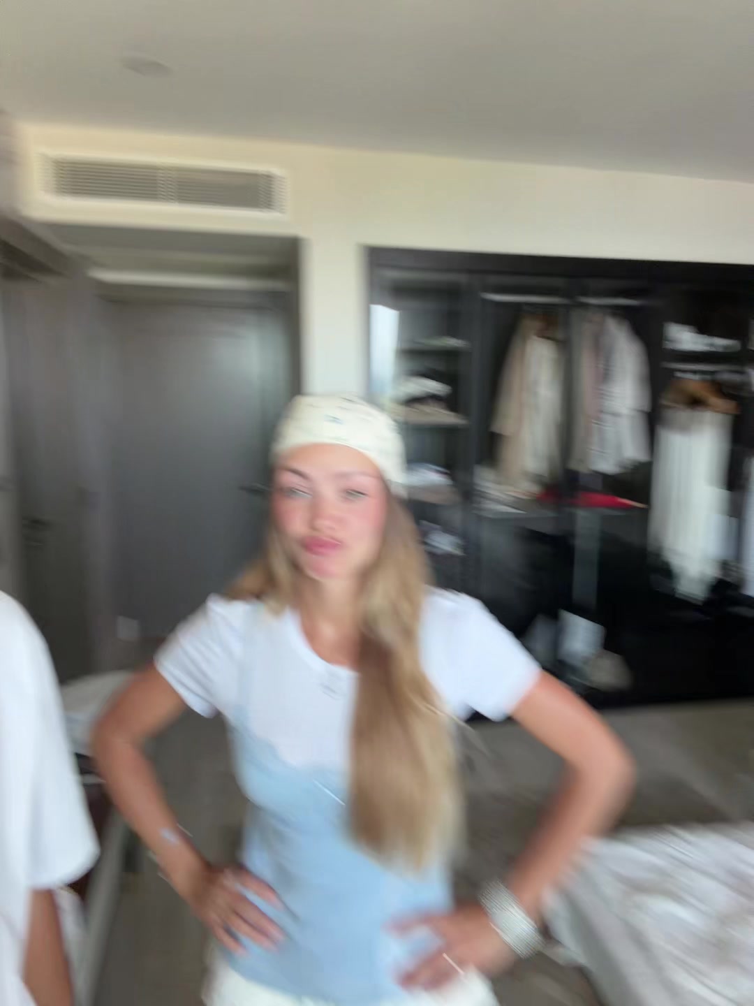@wall.ey