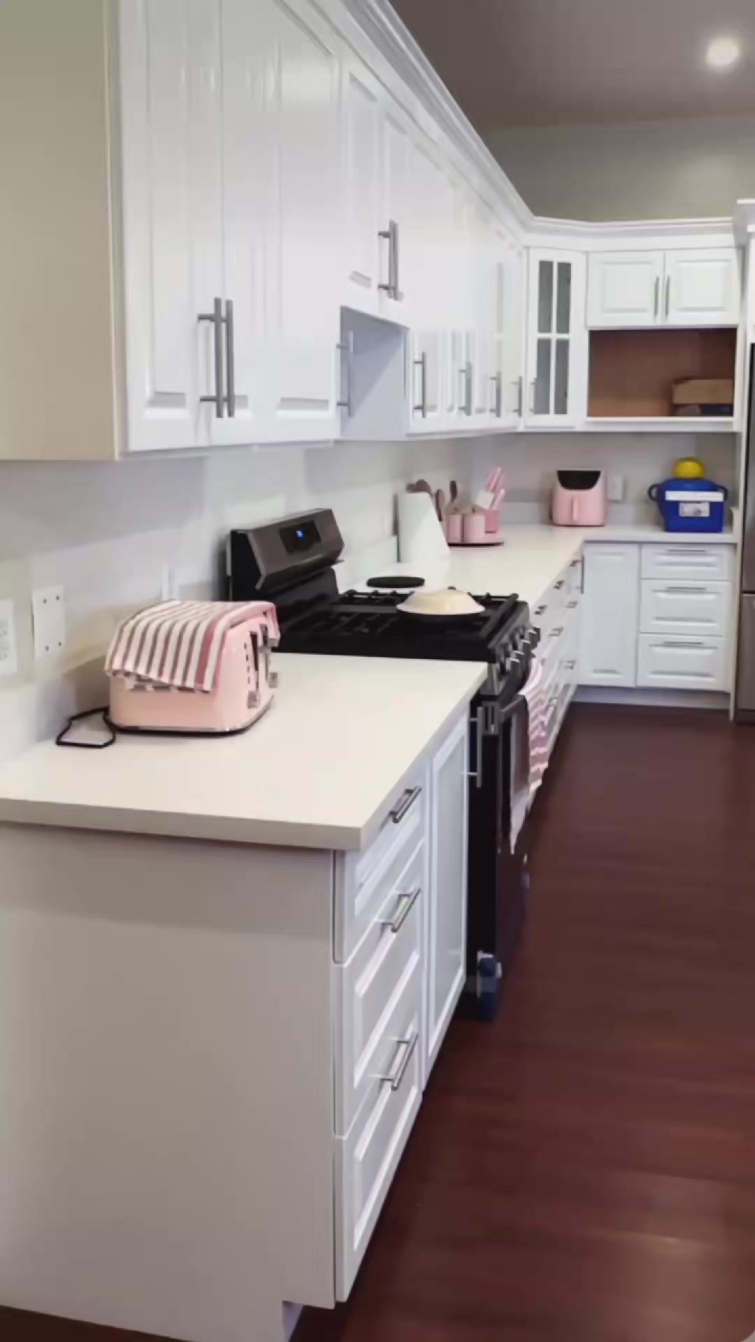 @Luxury&ensp;Kitchens