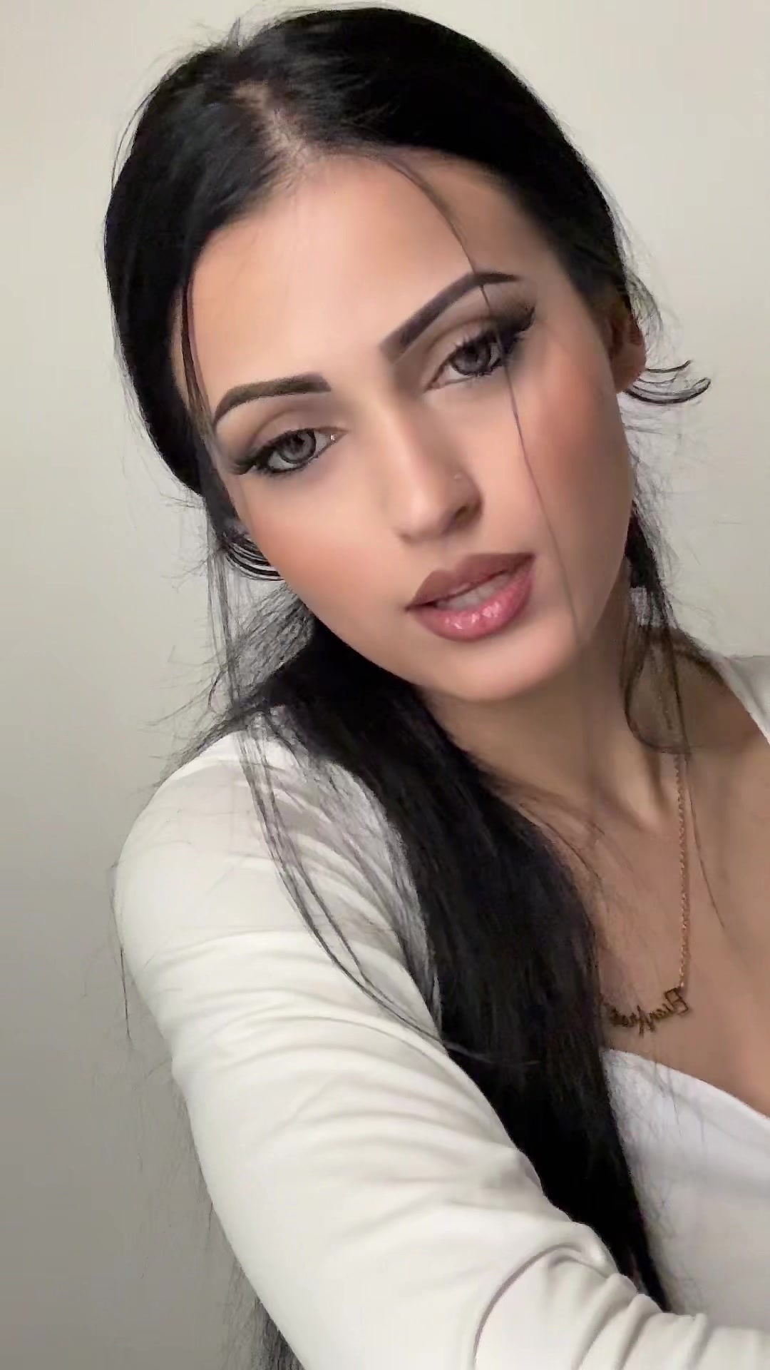 @Demi