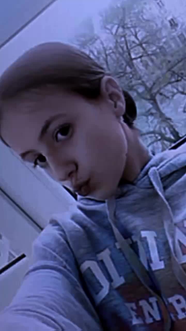 @𝓓𝓲𝓷𝓪🌷