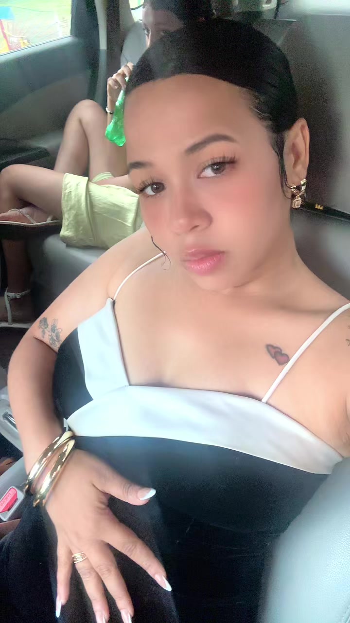 @Angelica25