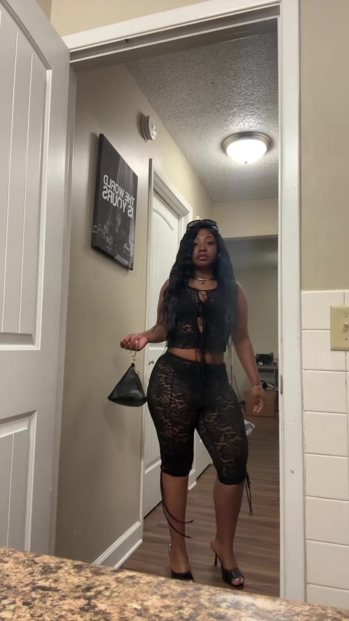 @Queen D👸🏾 ✨