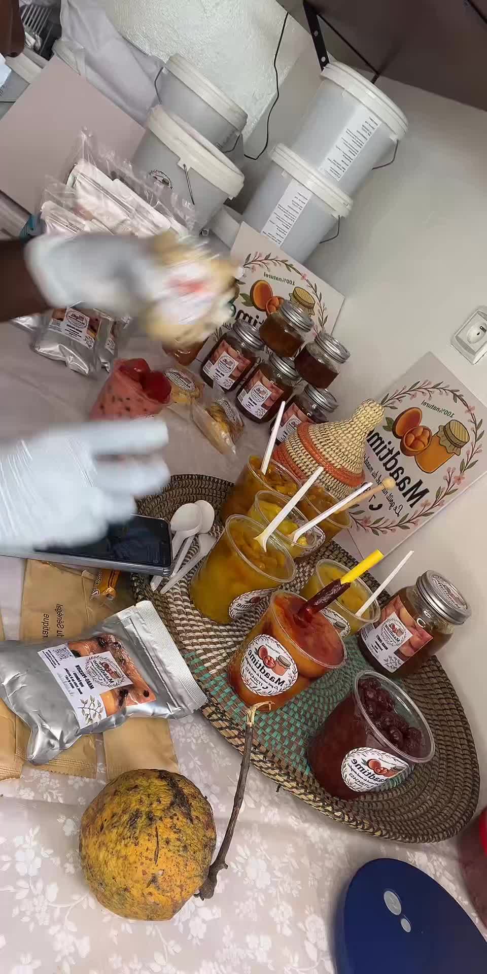 @MAADTIME😋😋😋
