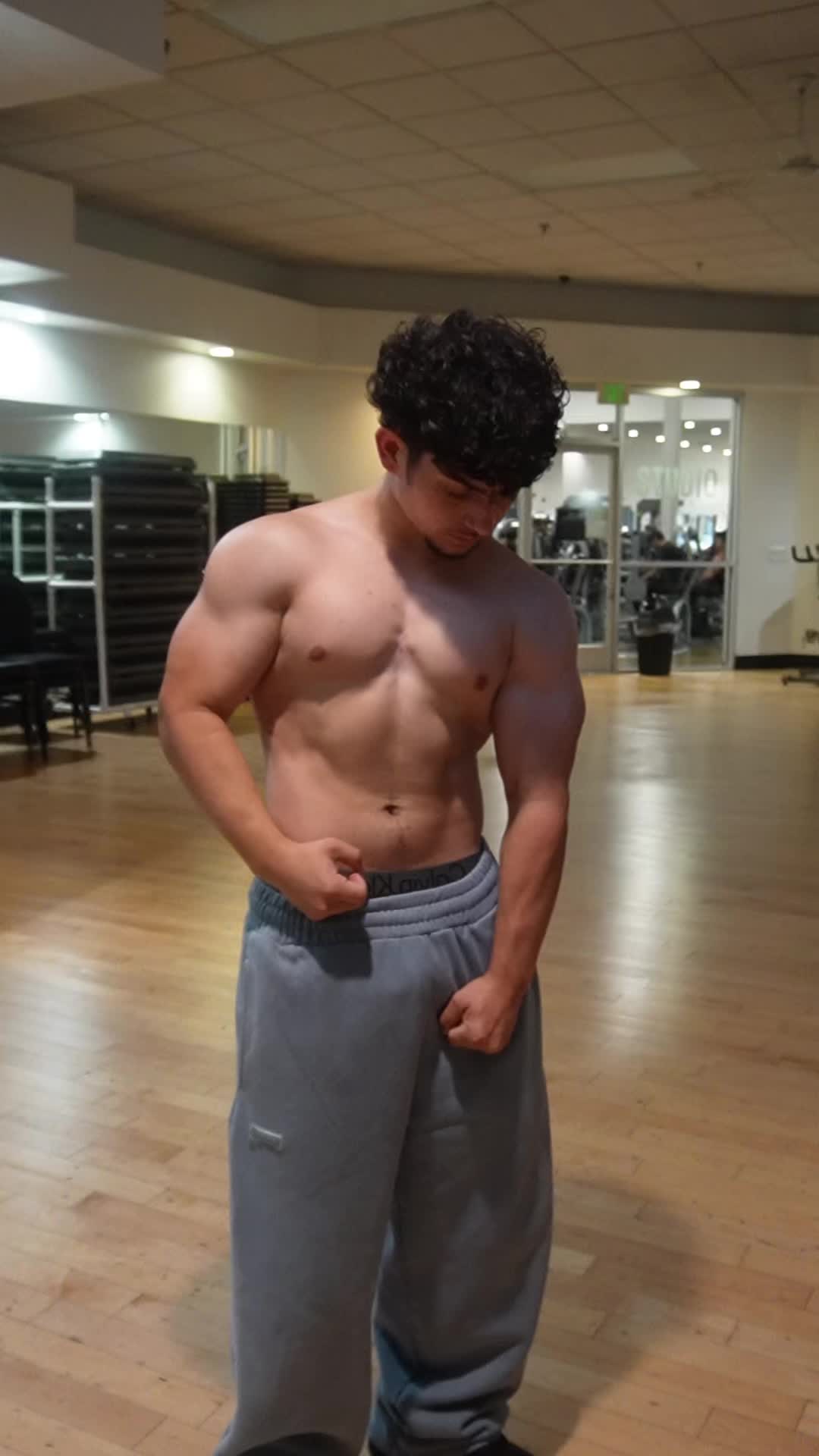 @jonnygoesgym
