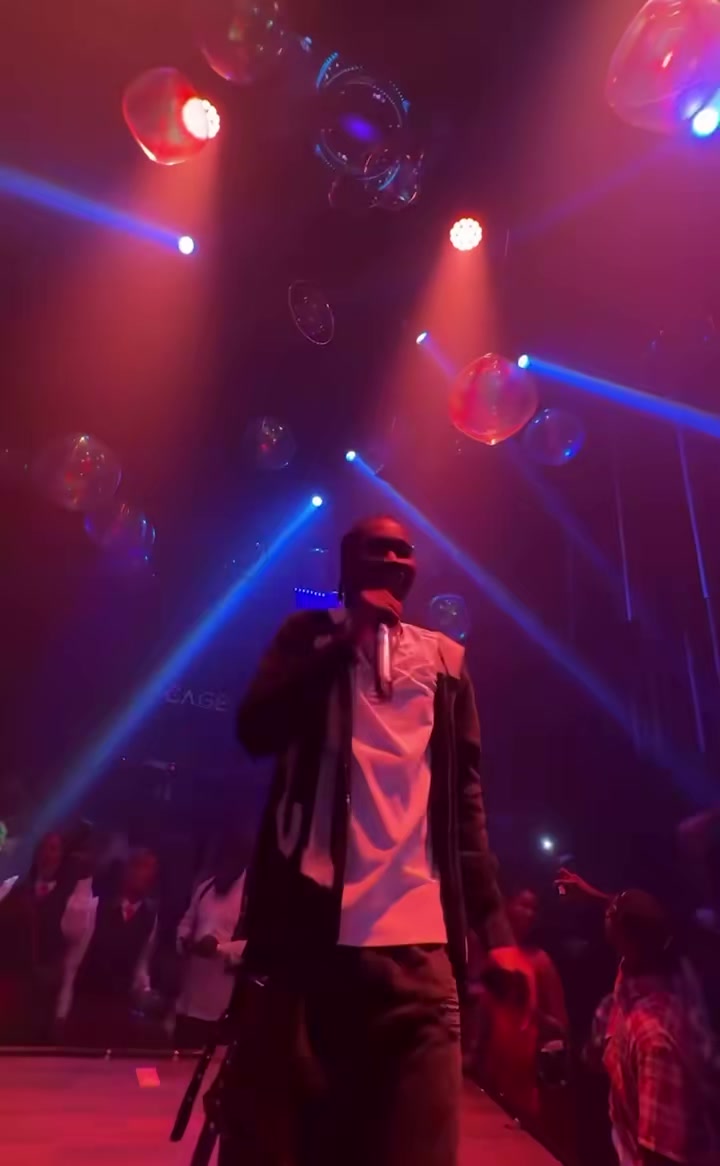 @Obazino