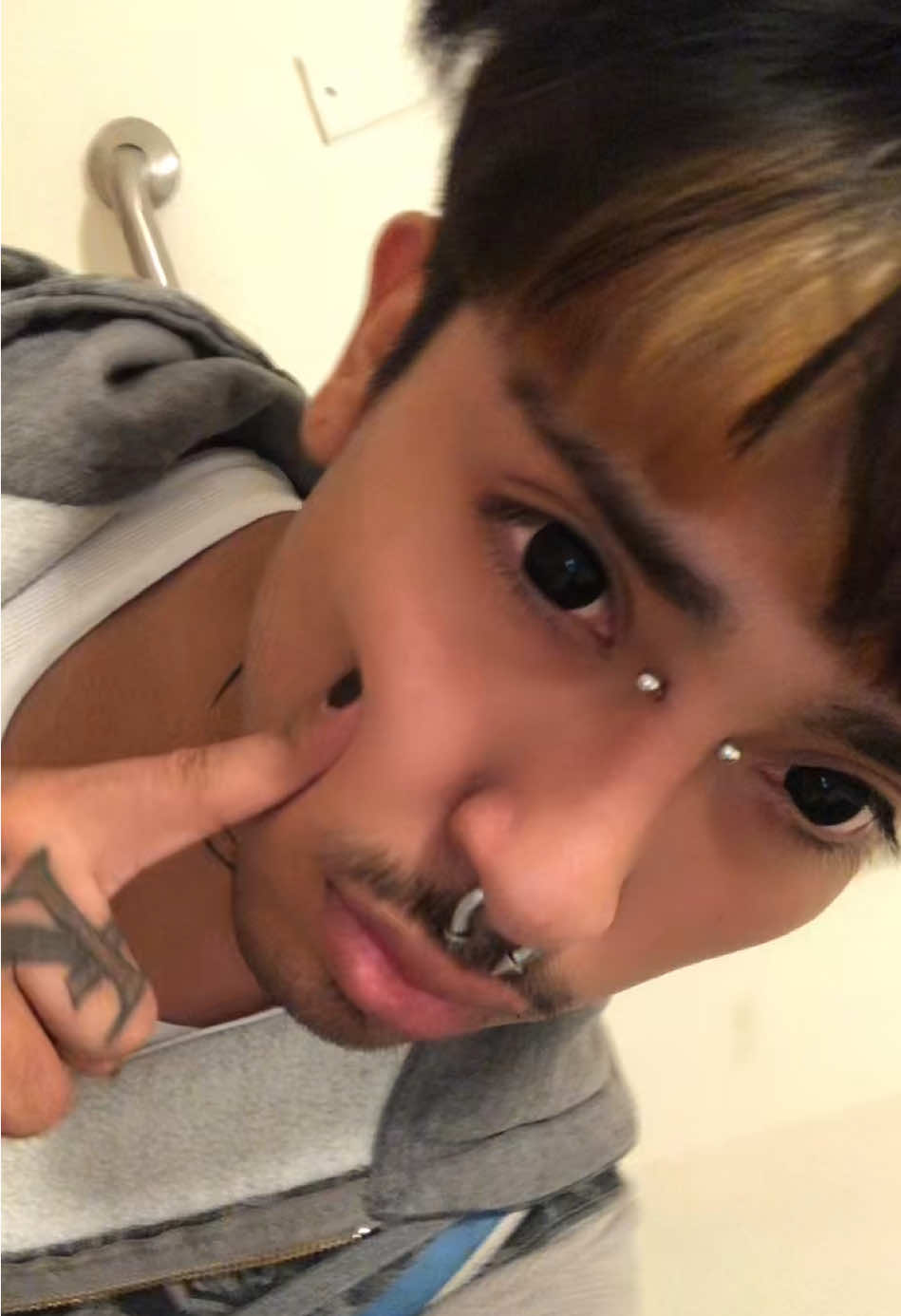 @antiiiko