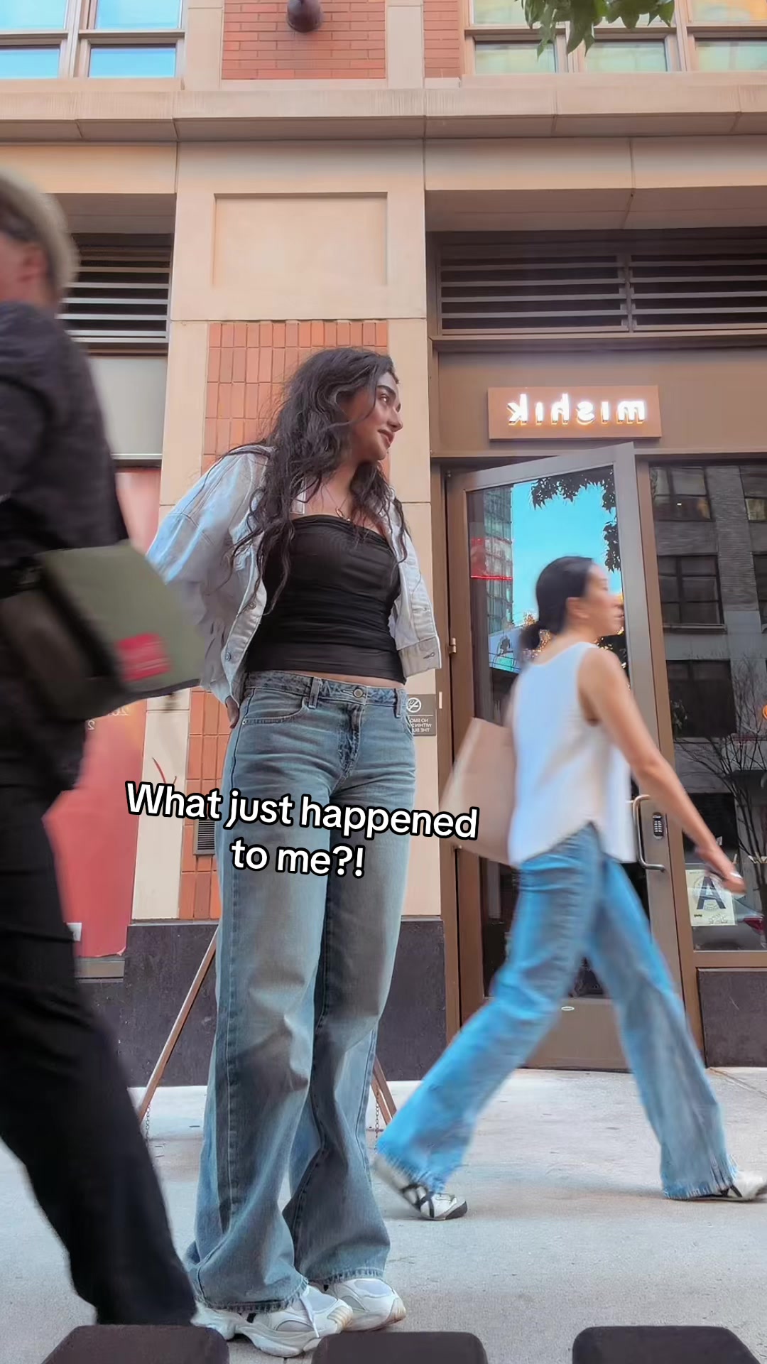 @Lala