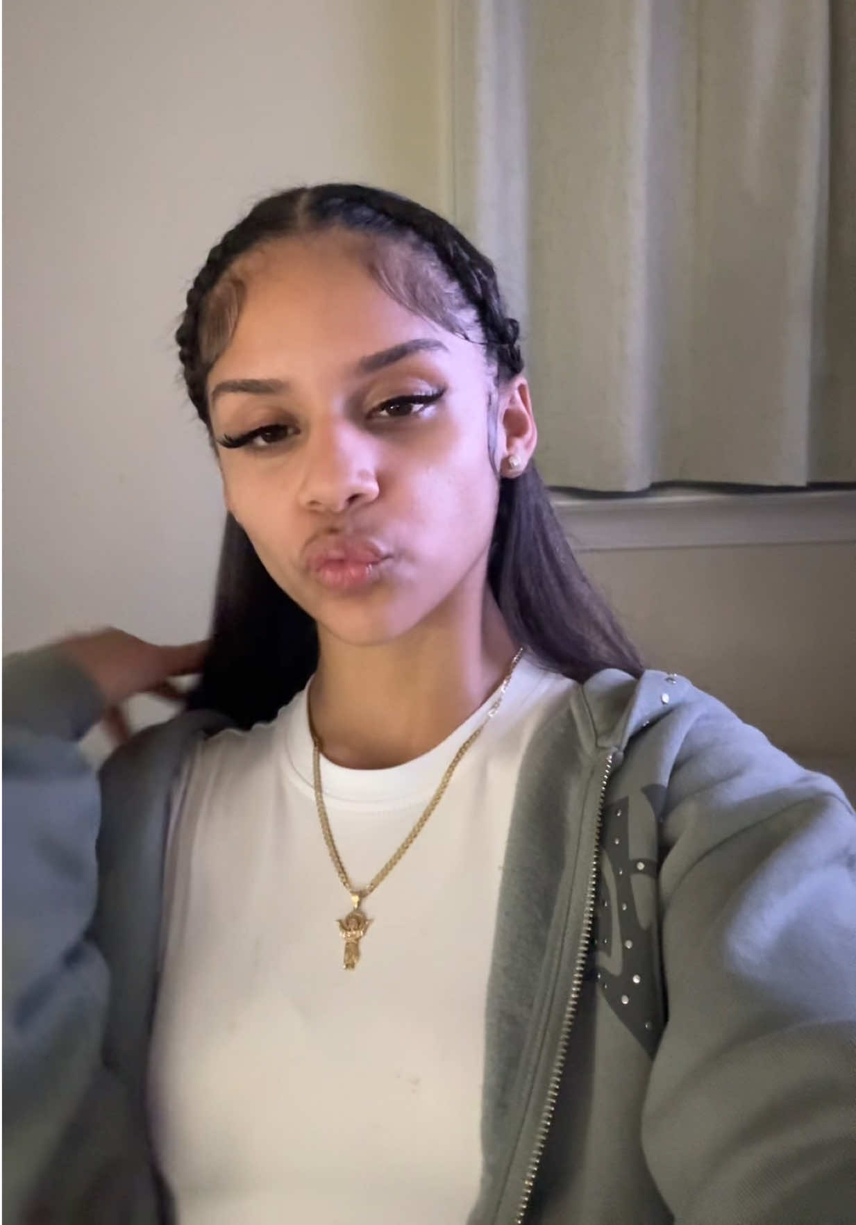 @⃟