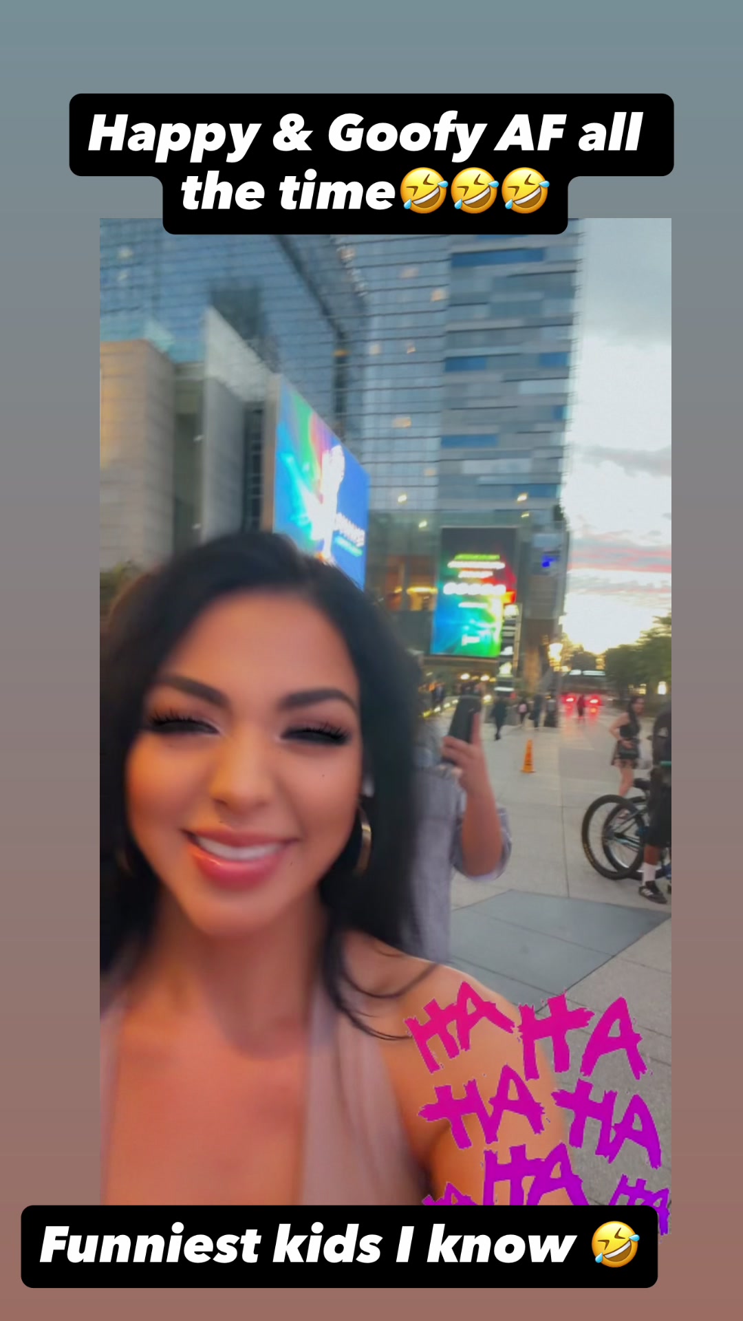 @Bella_B_