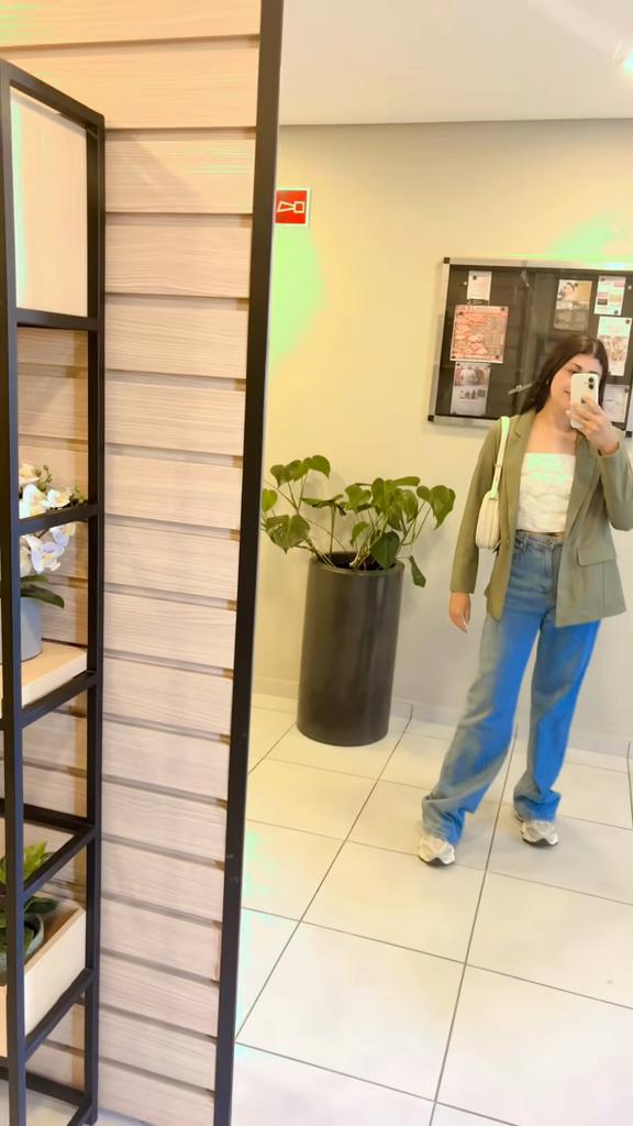 @Vania.ofcial
