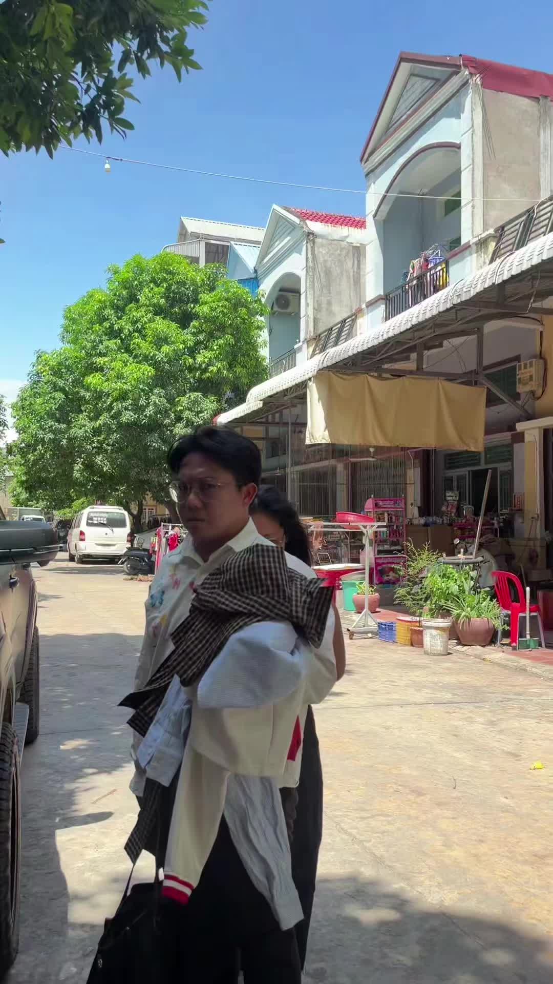 @ពូណុយ- រឿងកំប្លែង