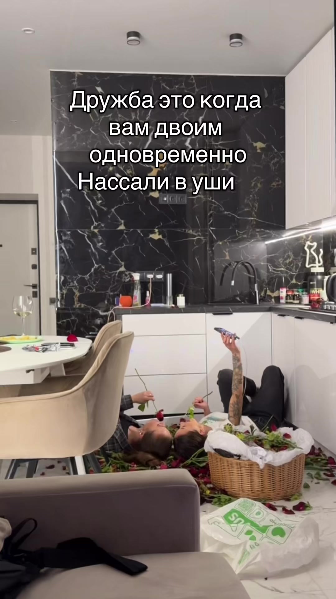 @lipsmarii