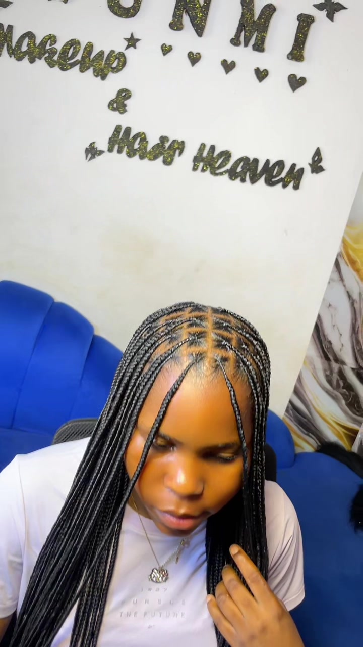 @Wunmi’s makeup&hair heaven