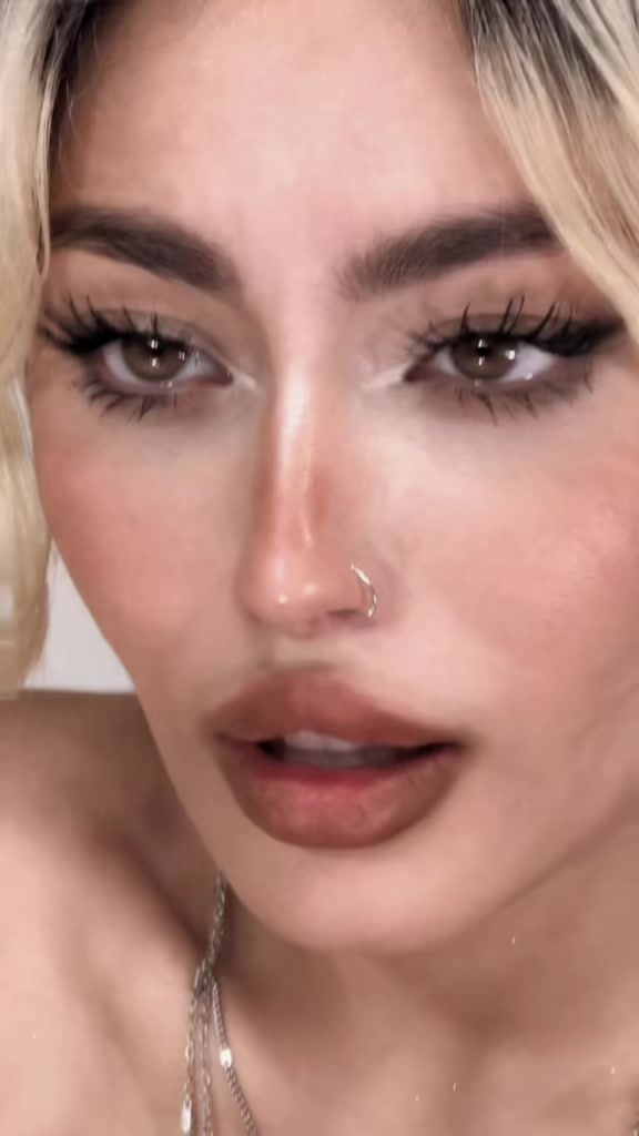 @rozhstorm