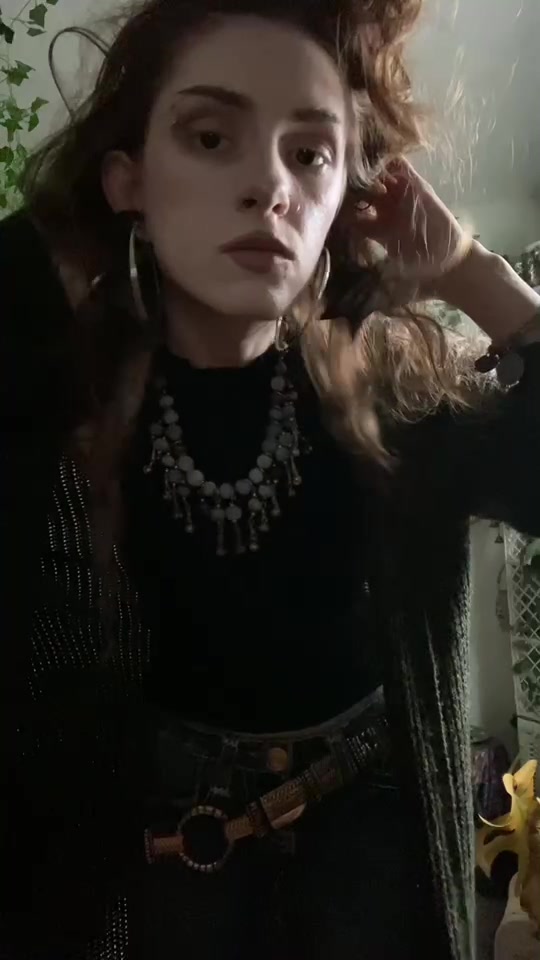 @Lizzilunaa