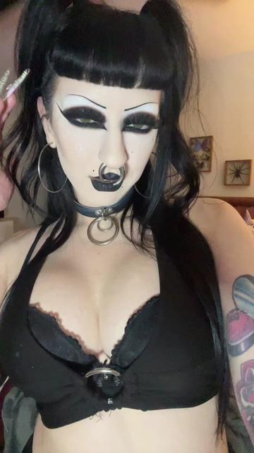 @Duvessa🔪🩸💋