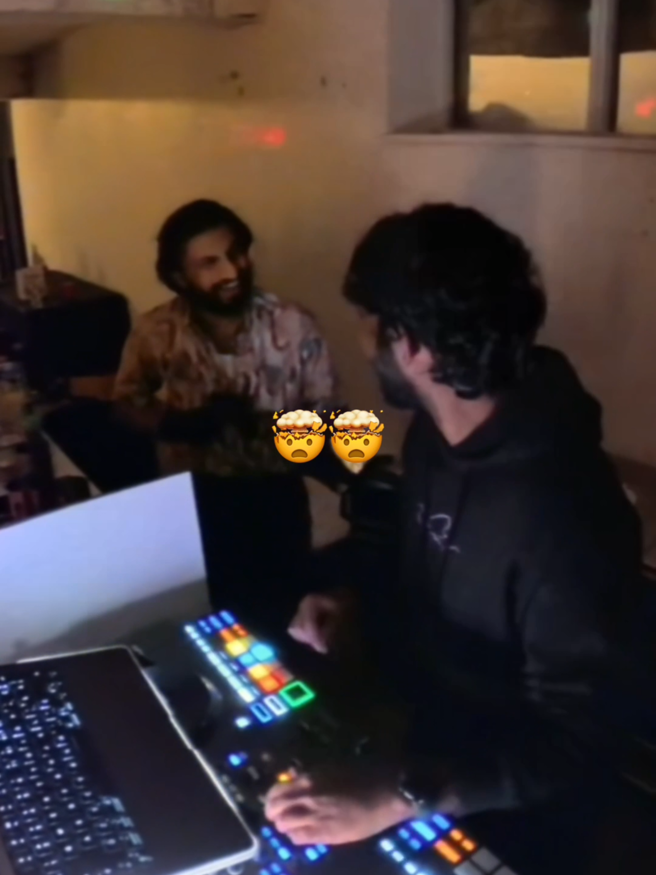 @DJ WAVS