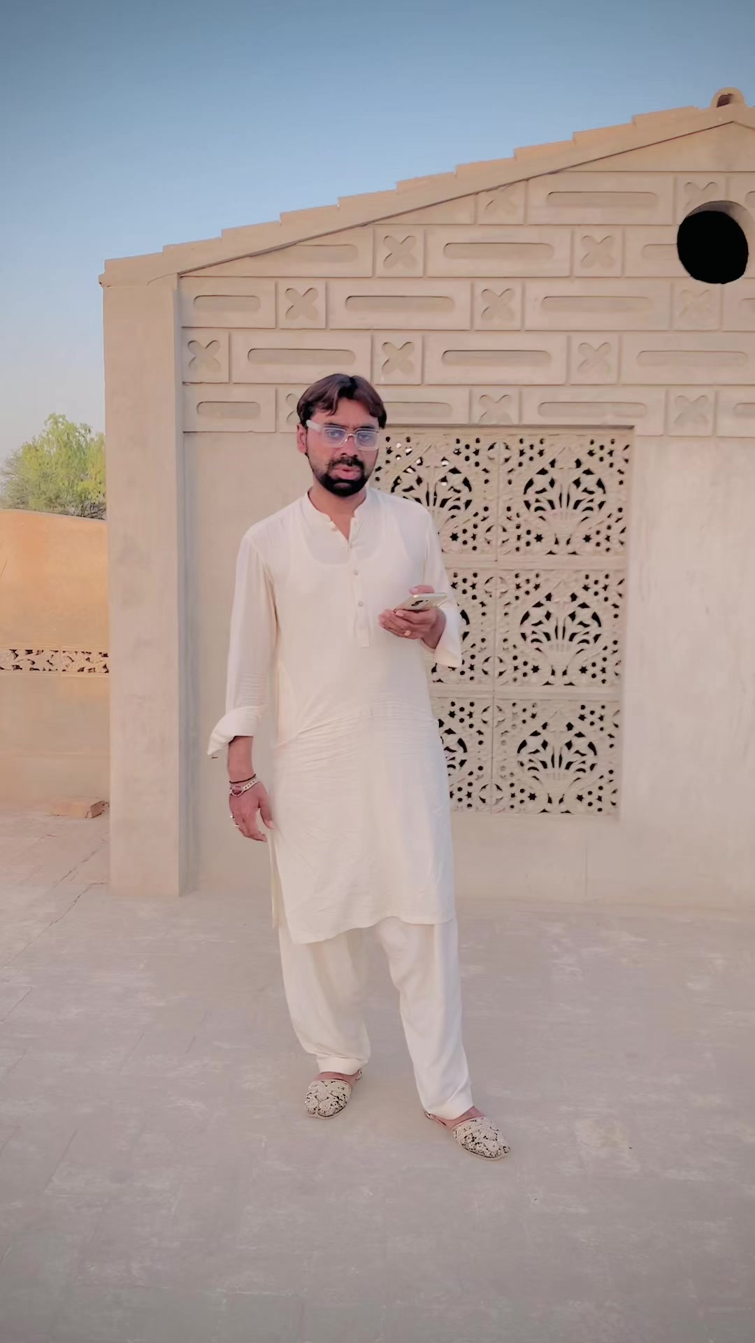 @tiktok.com/@malikaftab965