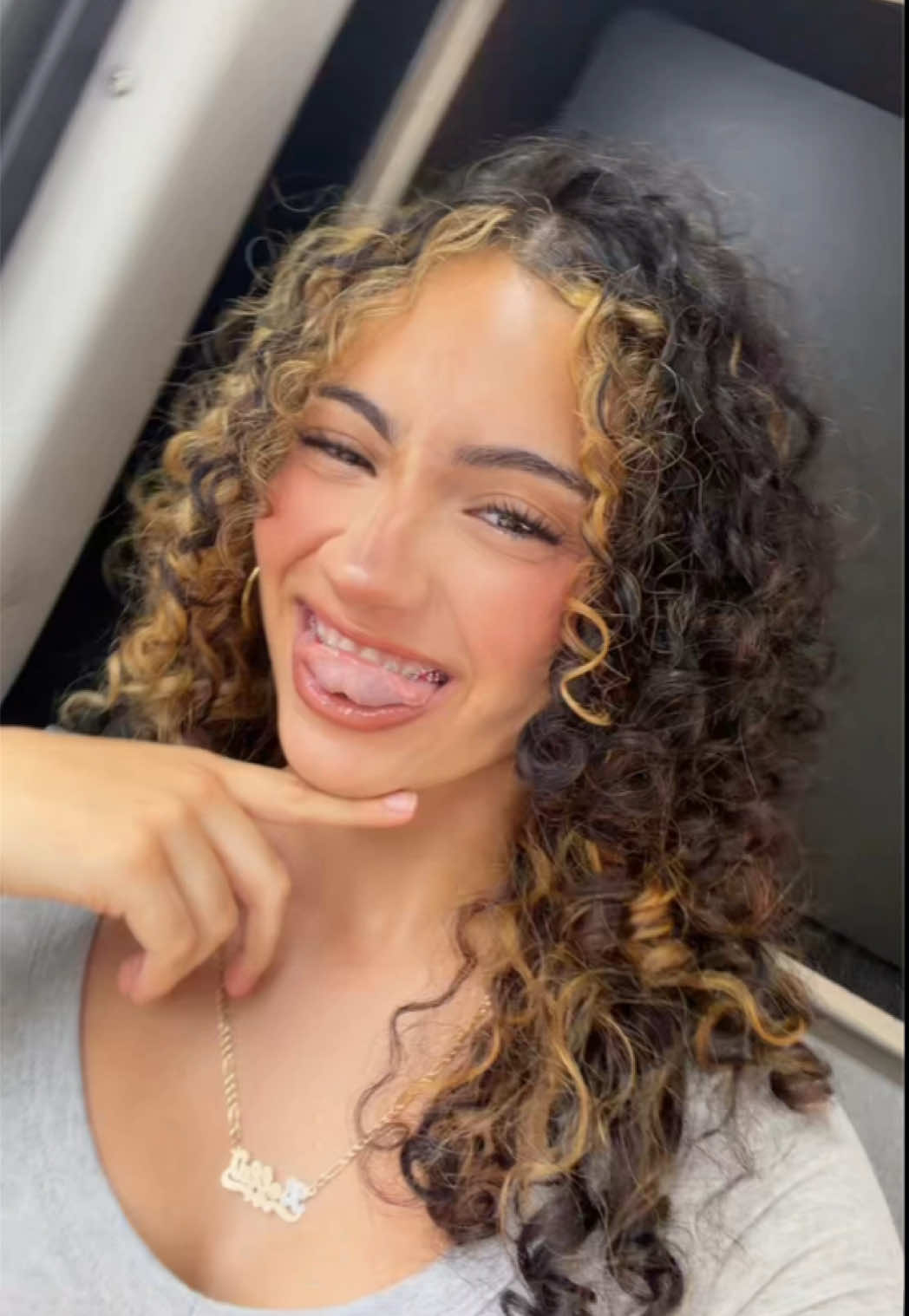 @bellabae