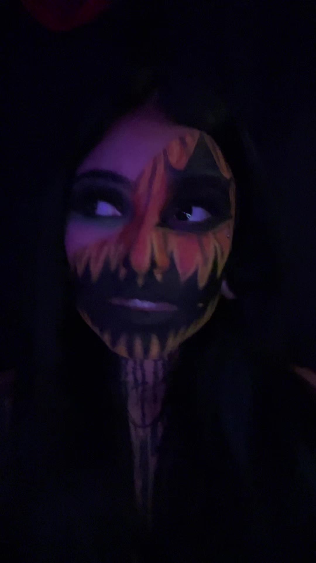 @FREAKSHOW KEEZH🦇