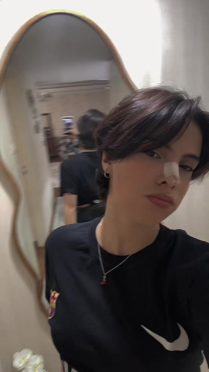 @𝘼𝙗𝙖𝙣𝙑𝙚𝙣𝙤𝙢