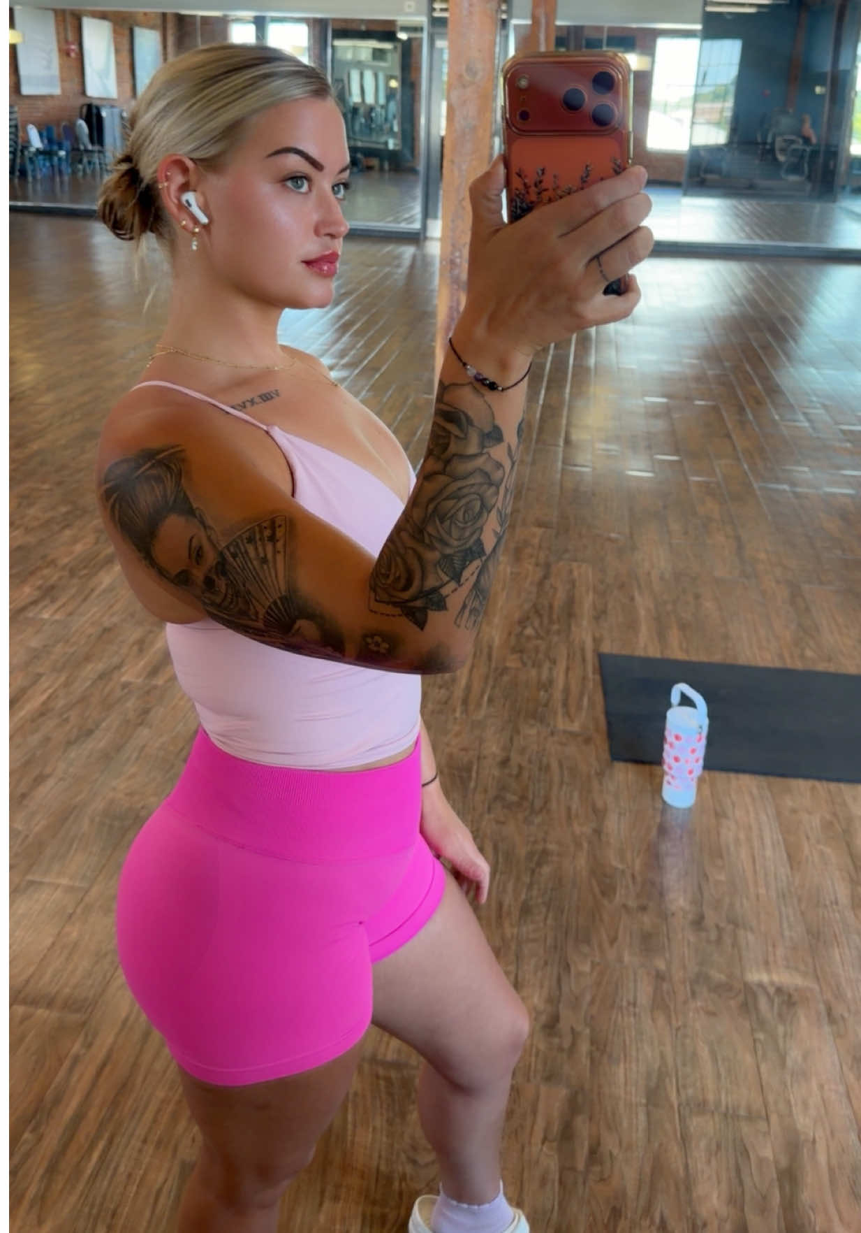 @kirsten.nicole ✿