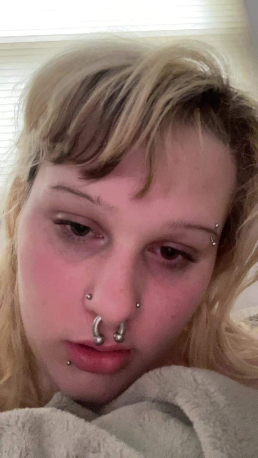 @(stella) not underboob