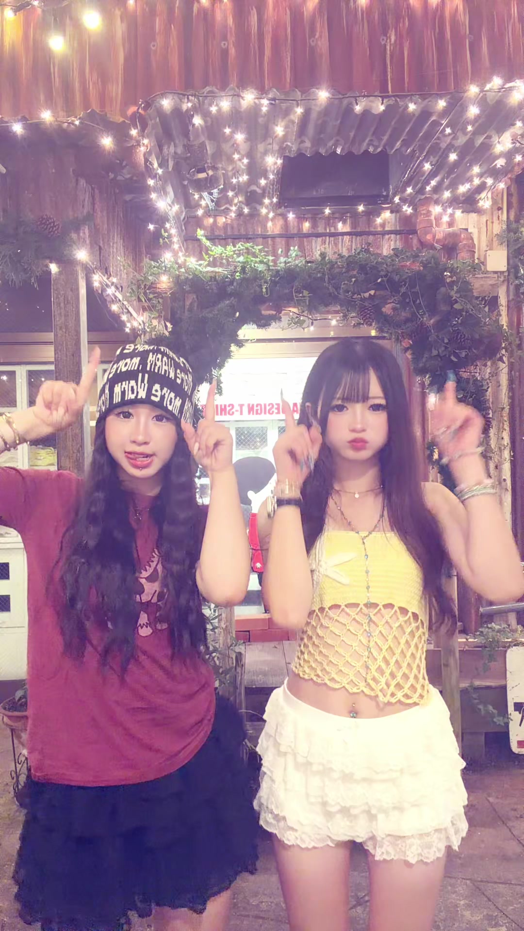 @にこ