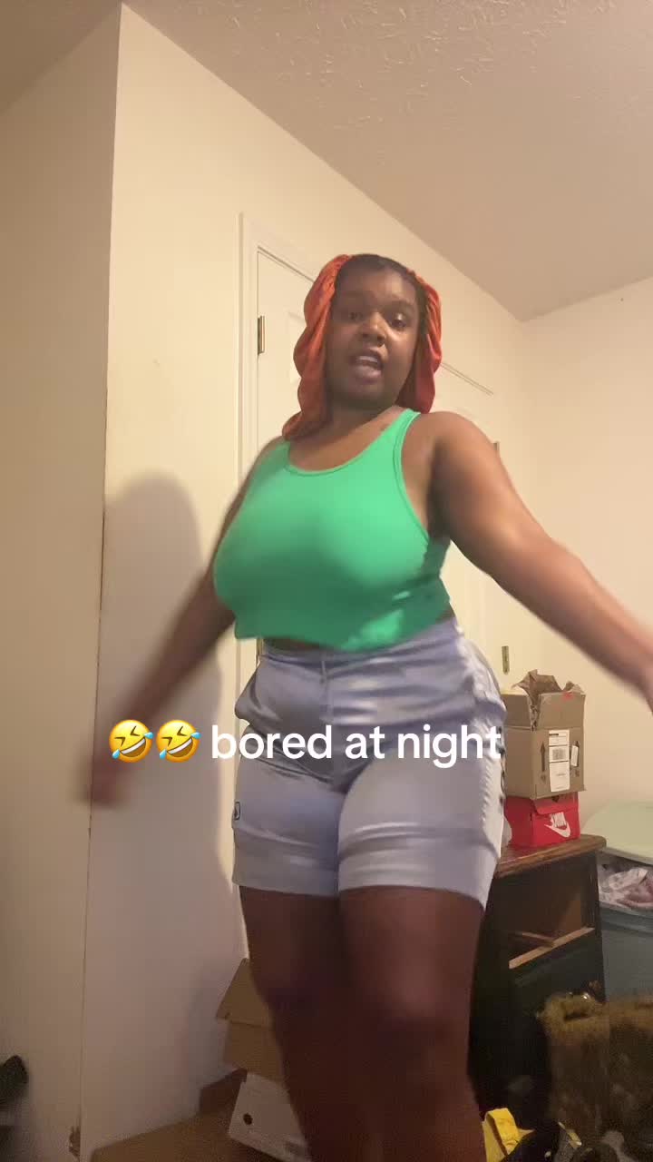 @Prettylil_ayanna15