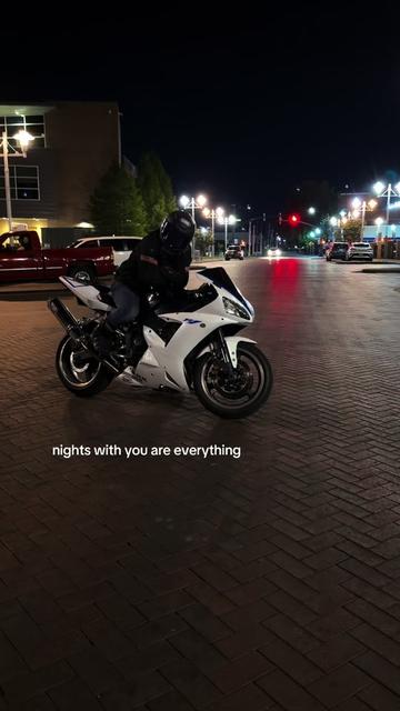 @syLLyMoto