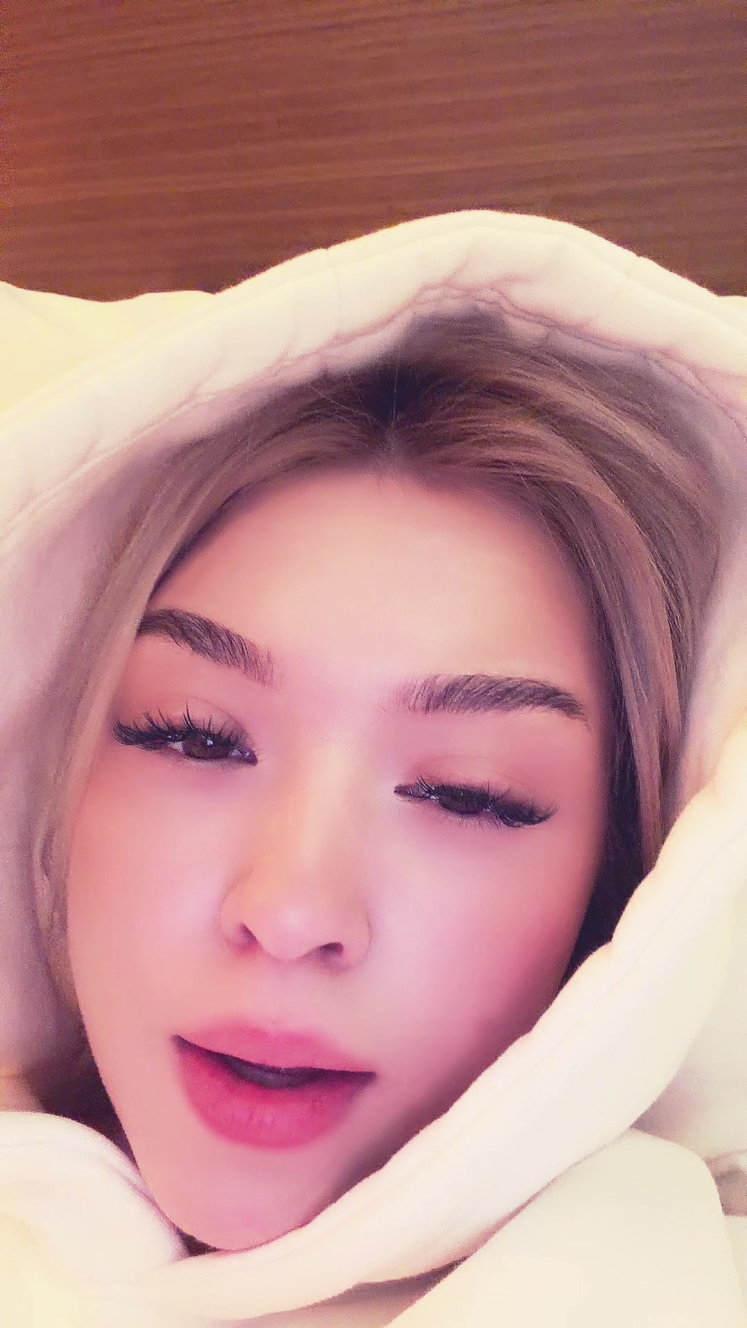 @yasmina.