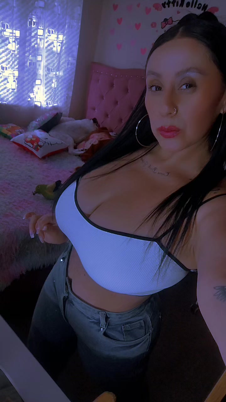 @BELLA TORRES