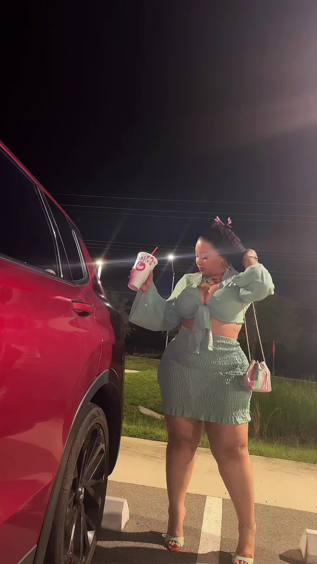 @YourAuntieMoe