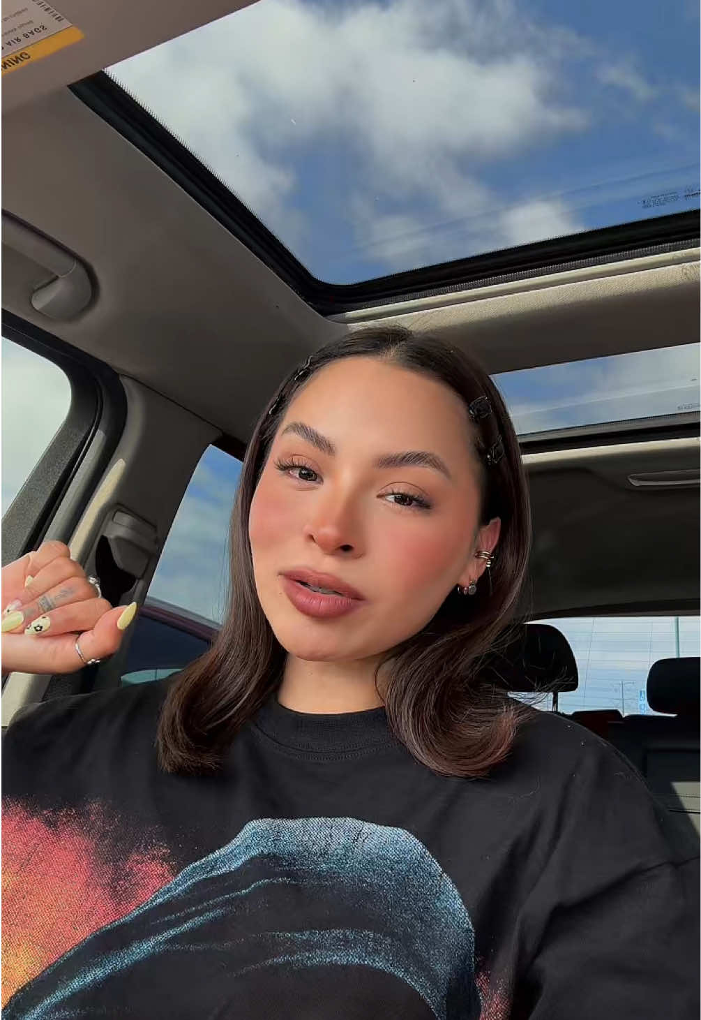 @Dee ₊˚⊹♡