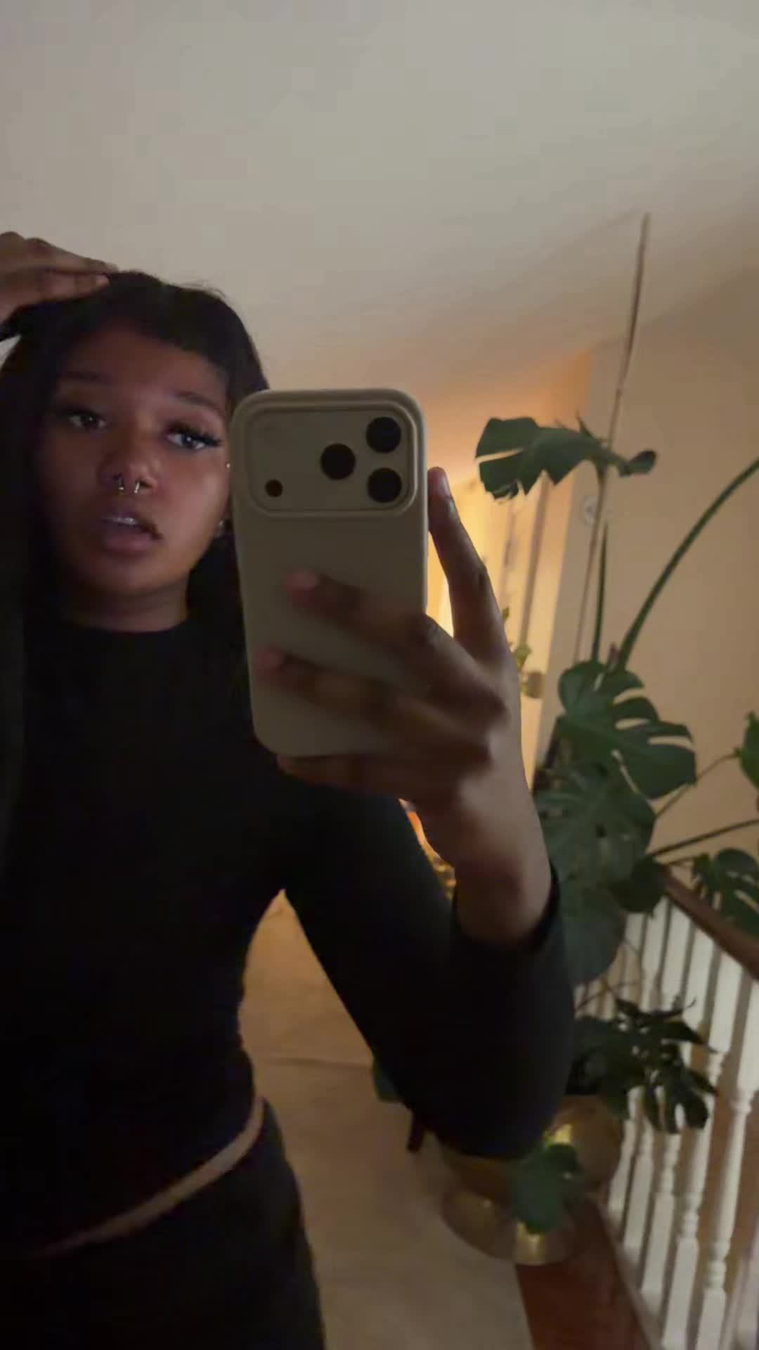 @nicolee