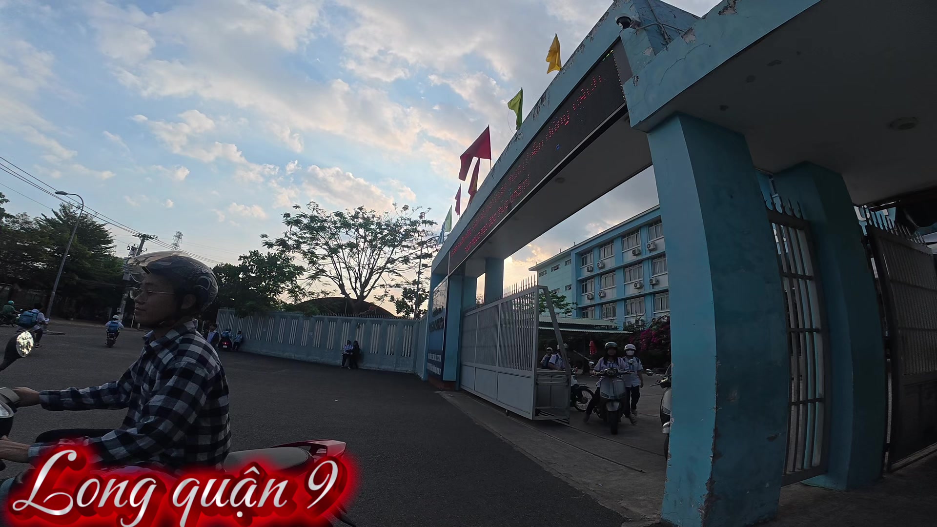 @Long Quận 9